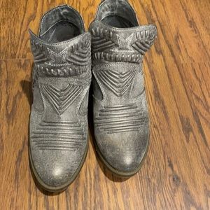 Grey ankle "western" boots